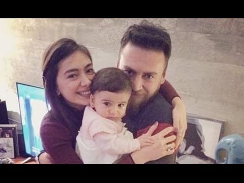 Неслихан Атагюль с семьей: братом и племянницей