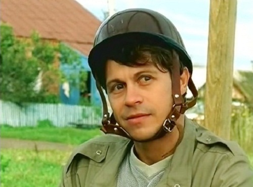 Актер Павел Деревянко фото